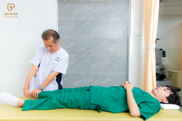 Vật lý trị liệu - hỗ trợ chứng đau bàn chân khi chạy bộ